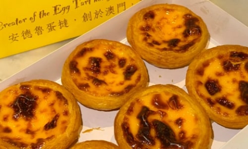 Macanese egg tarts